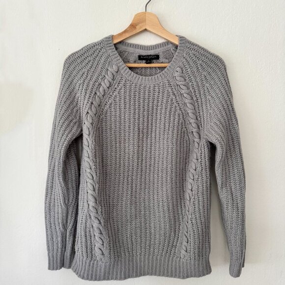 Banana Republic Sweaters - Banana Republic Pullover Sweater